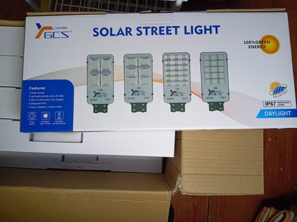 FOCO SOLAR IP67 CON SENSOR DE MOVIMIENTO DE 1000 WATS - Imagen 3