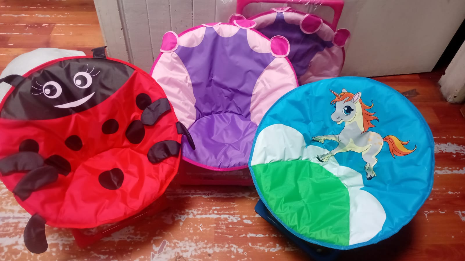 SILLA PEGABLE PARA NIÑO Y NIÑA - Imagen 2