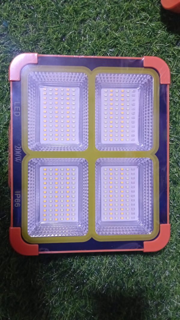 FOCO SOLAR DE 200WATS IP RECARGABLE CON PANEL SOLAR Y CABLE USB ELECTRICO - Imagen 2