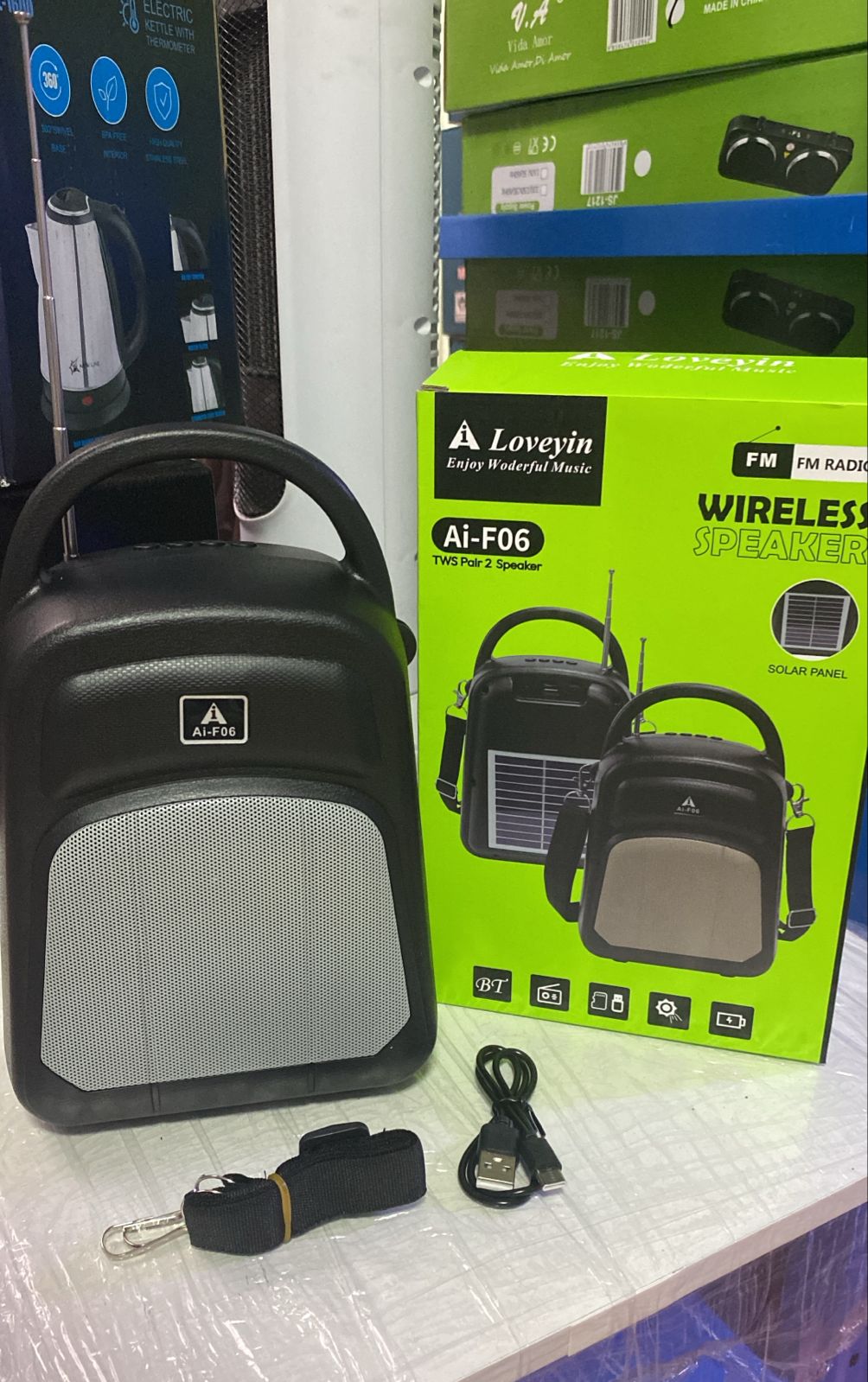 PARLANTE RADIO, USB, BLUETOOTH SOLAR PANEL