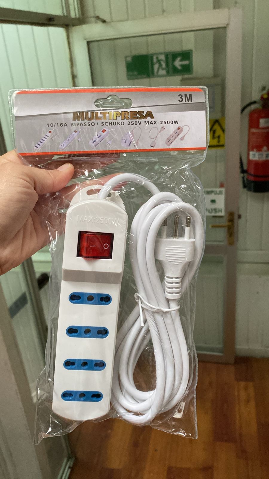 ALARGADOR DE 3 METROS 4 TOMAS CON INTERRUPTOR