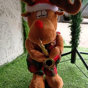 RENO PASCUERO CON SAXOFÓN